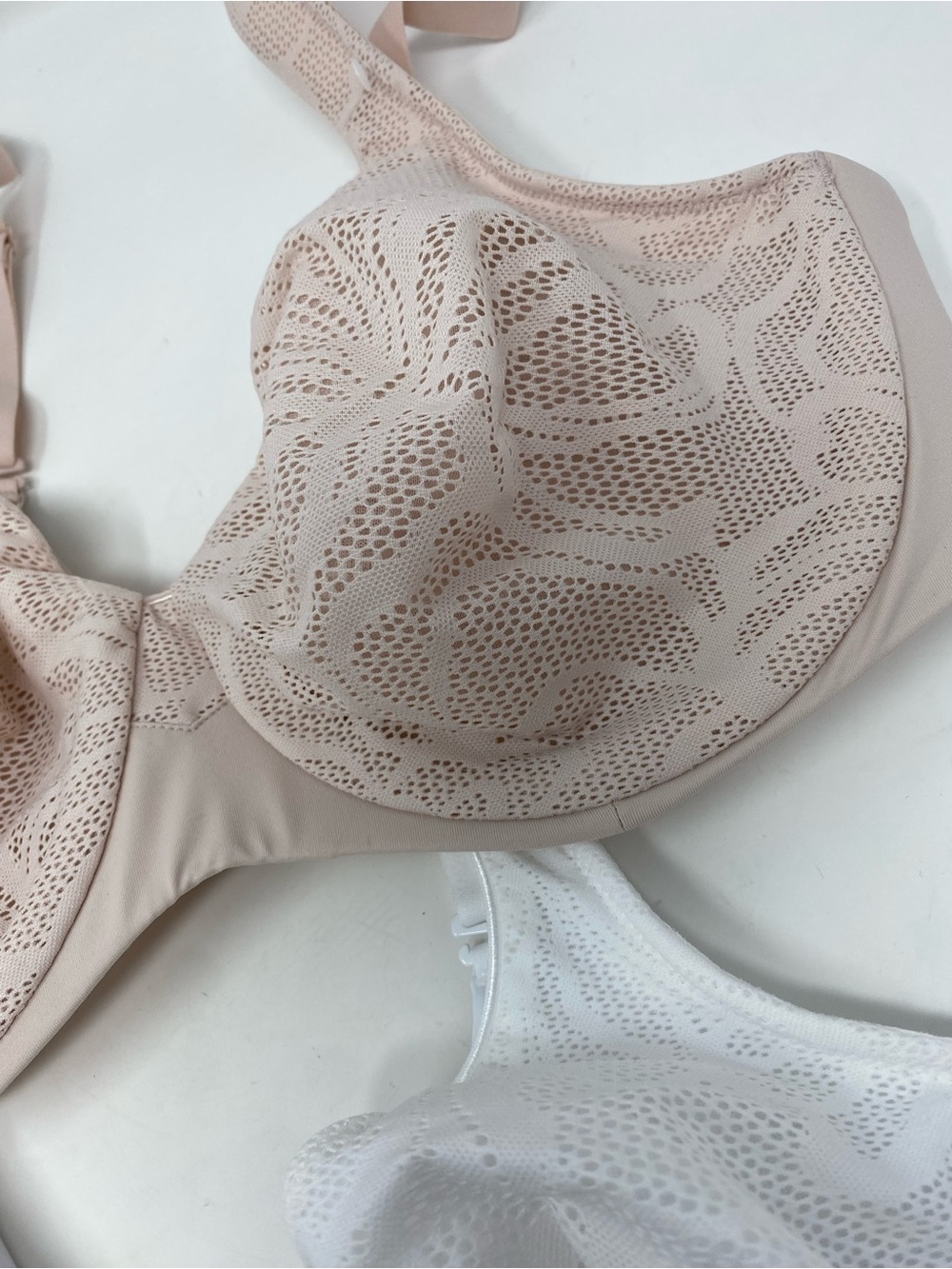Bundle of 2 - Women’s Full Coverage Lace-Detail Underwire Bras Size 38C - Picture 3 of 8